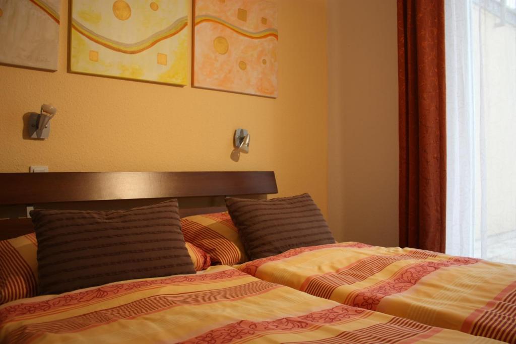 Hotel Alt-Rodenkirchen Colónia Quarto foto